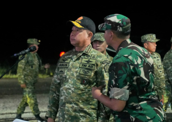 TNI Gelar Latihan Terjun Malam di Bandara Depati Amir untuk Perkuat Keamanan Bangka Belitung dari Tambang Ilegal