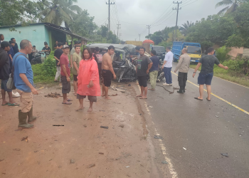 Kecelakaan Maut di Bangka Barat: Detik-detik Tab­rakan Truk dan Minibus, 1 Penumpang Asal Jawa Barat Meninggal di TKP