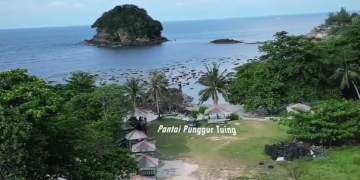Pantai Pulau Punggur Tuing atau Punggur Beach