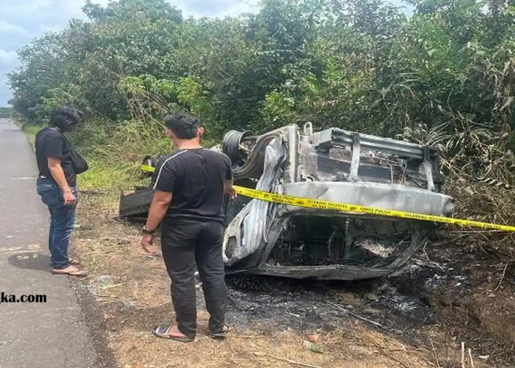 Warga Bakar Mobil Pelaku Pencurian Sawit di Desa Rukam Bangka Barat, Satu Tersangka Babak Belur dan Empat Kabur