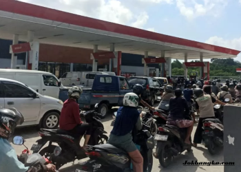 BBM Eceran Langka dan Mahal di Pangkalpinang, Antrean SPBU Selindung Mengular Berjam-jam, Pengendara Keluhkan Pertalite Sulit Didapat