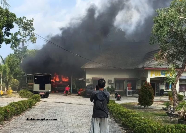 Mobil Damkar Bangka Barat Hangus Terbakar di Garasi, Penyebab Kebakaran Masih Diselidiki Polisi