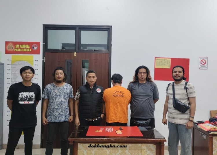 Sembunyikan 27 Paket Sabu di Lapangan Bola, Pria di Belinyu Ditangkap Polisi Saat Tunggu Pembeli