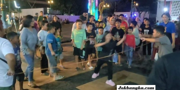 Permainan Era 90-an Kembali Hidup di Simpang Lima Toboali, Yeye hingga Hula Hoop Bikin Warga Bernostalgia