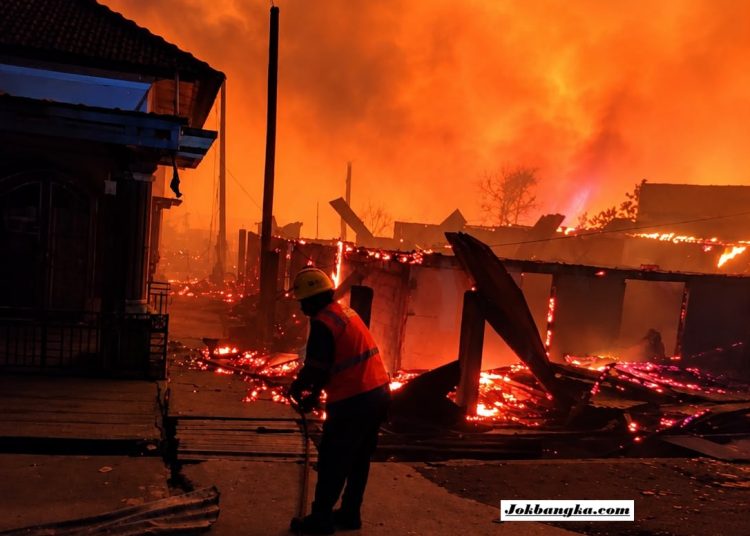 Breaking News! Kebakaran Hebat di Dusun Serdang, Ratusan Rumah Hangus dan 2.000 Jiwa Terdampak